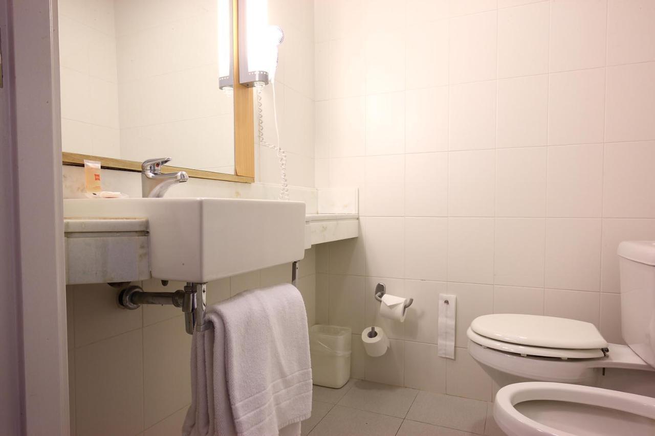 Hotel Ibis Buenos Aires Obelisco Esterno foto