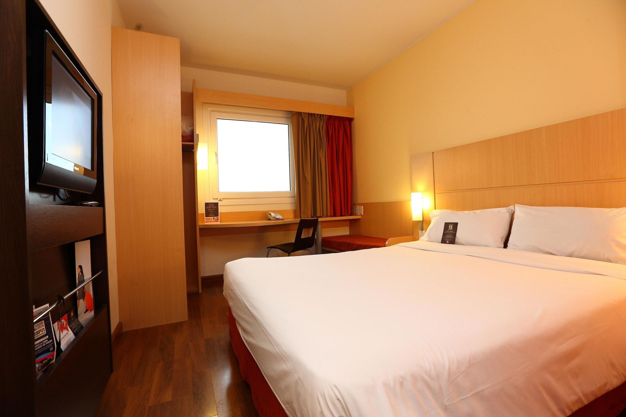 Hotel Ibis Buenos Aires Obelisco Esterno foto