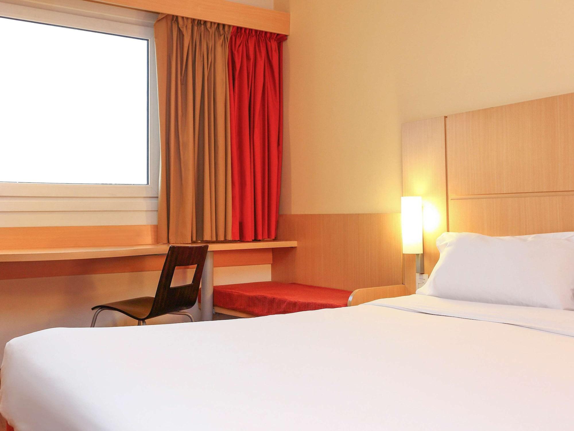 Hotel Ibis Buenos Aires Obelisco Esterno foto