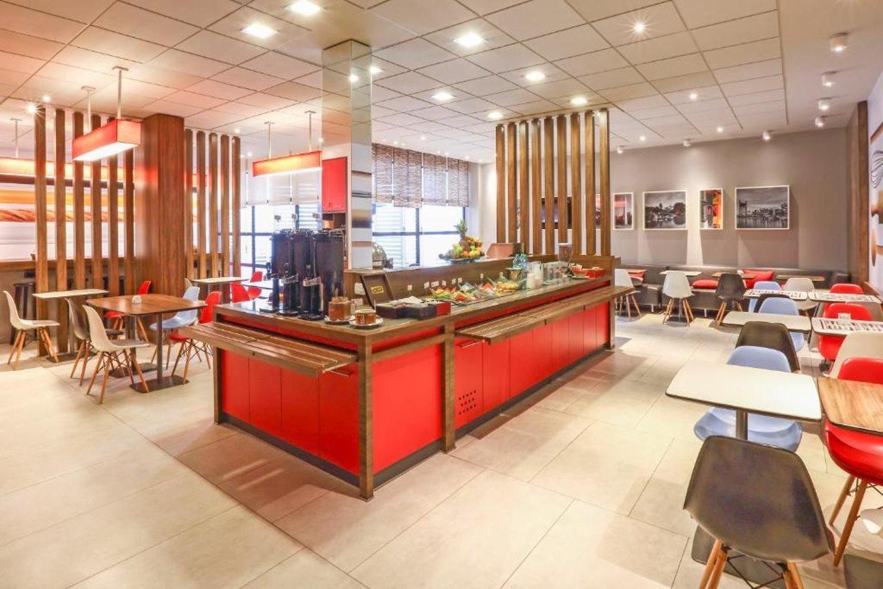 Hotel Ibis Buenos Aires Obelisco Esterno foto