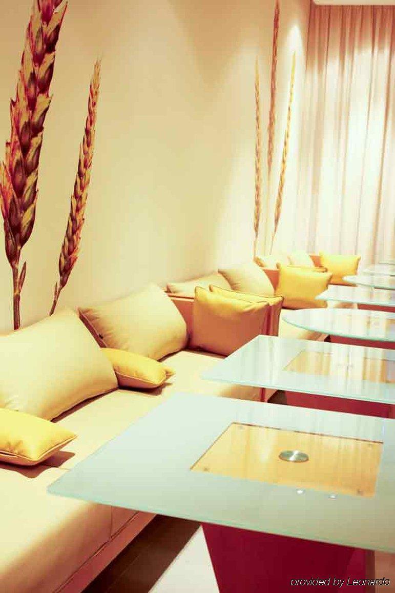 Hotel Ibis Buenos Aires Obelisco Esterno foto