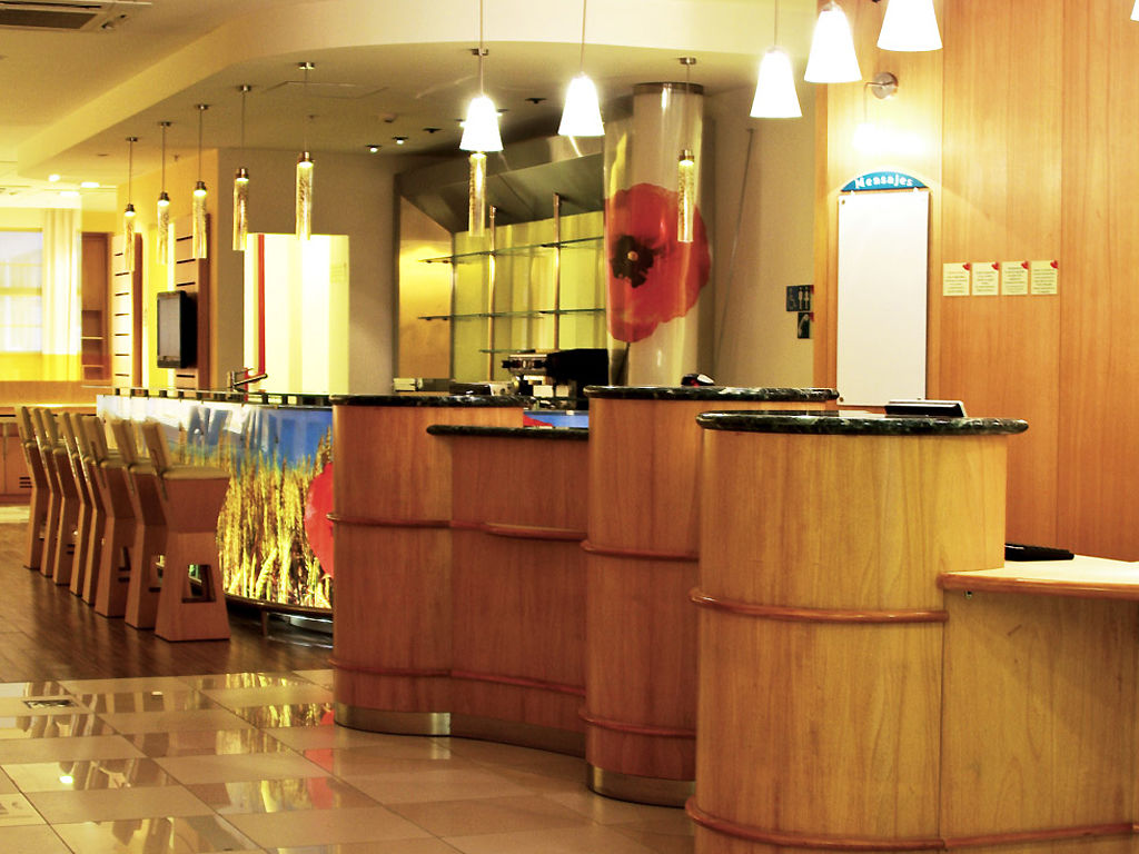 Hotel Ibis Buenos Aires Obelisco Esterno foto