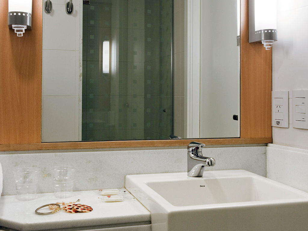 Hotel Ibis Buenos Aires Obelisco Esterno foto